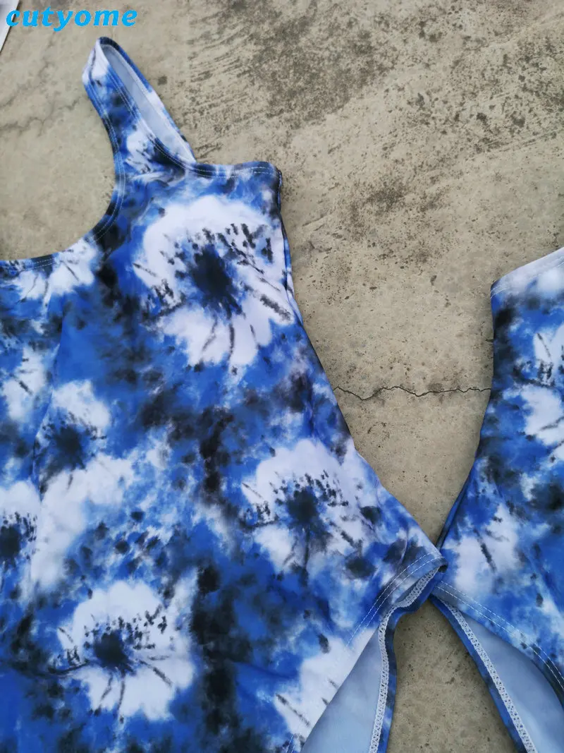 Family Matching Swimwear Floral Print Beachwear One Piece Mommy and me swimsuit swimming trunks for kids Girls Women Family Set (26)