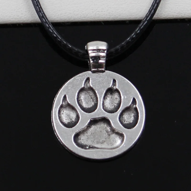 New Fashion Tibetan Silver Pendant bear paw Necklace Choker Black Leather Cord Factory Price Handmade jewelry
New Fashion Tibetan Silver Pendant bear paw Necklace Choker Black Leather Cord Factory Price Handmade jewelry