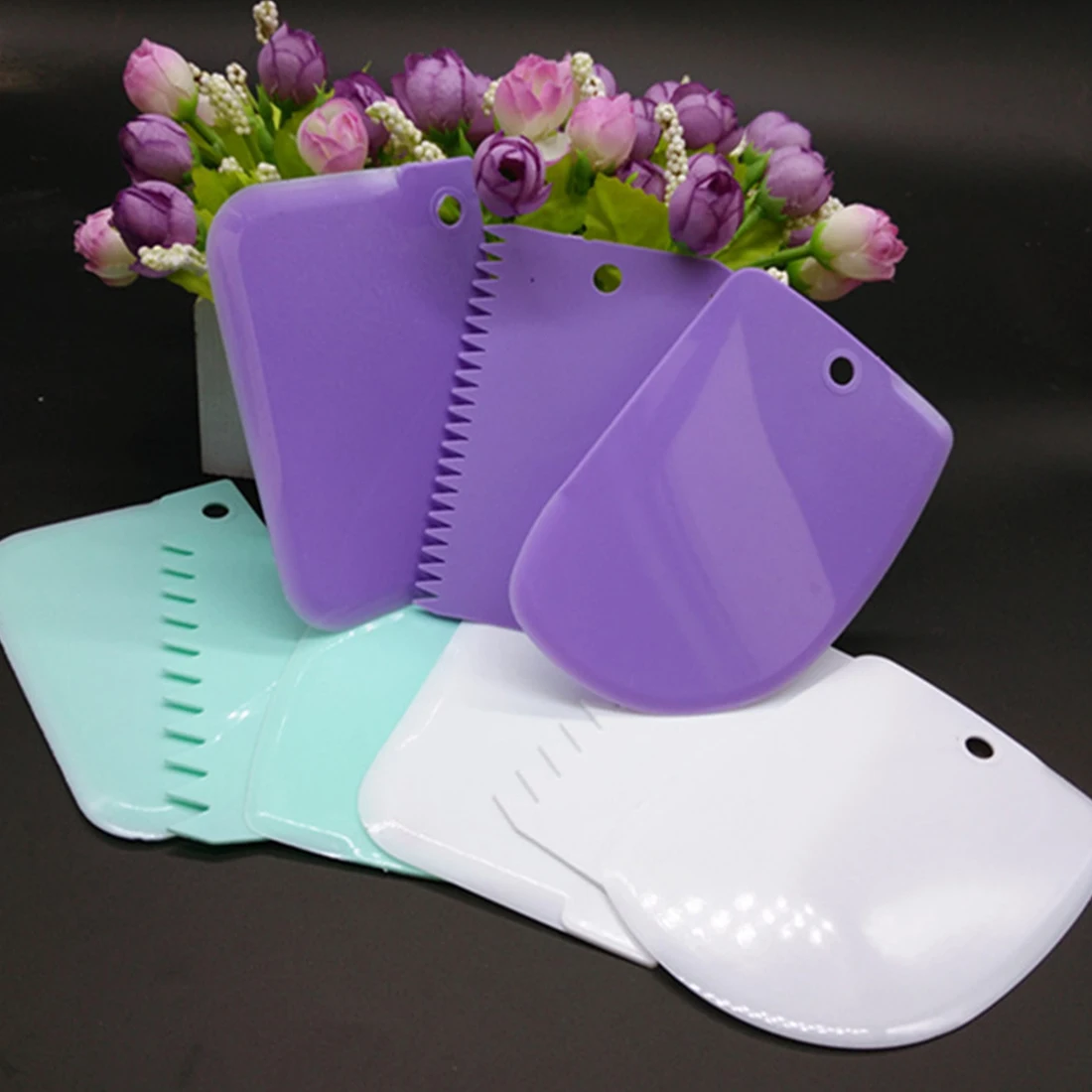 Lovely 3Pcs/Set Plastic Dough Icing Fondant Scraper Jagged Edge Cake Spatula Baking Pastry Tools Plain Smooth Cake Paddle
Lovely 3Pcs/Set Plastic Dough Icing Fondant Scraper Jagged Edge Cake Spatula Baking Pastry Tools Plain Smooth Cake Paddle