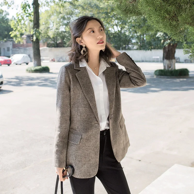 Fashion lattice small suit jacket female Korean version 2019 spring new Korean casual temperament Slim wild suit trend
Fashion lattice small suit jacket female Korean version 2019 spring new Korean casual temperament Slim wild suit trend