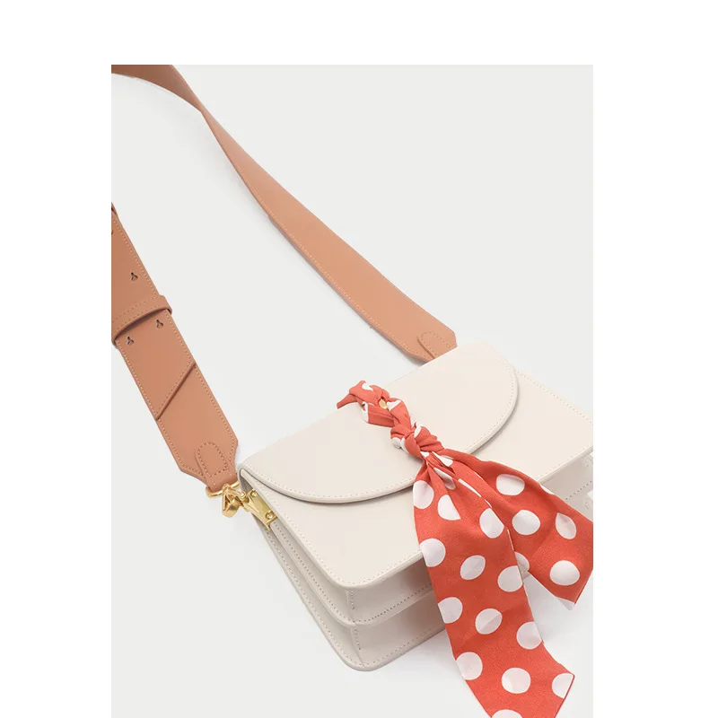 Genuine Leather Handbag Wide Shoulder Strap Contrast color Silk Scarf Small Fashion Flap Bag 2019 Shoulder Bag Messenger Bag
Genuine Leather Handbag Wide Shoulder Strap Contrast color Silk Scarf Small Fashion Flap Bag 2019 Shoulder Bag Messenger Bag