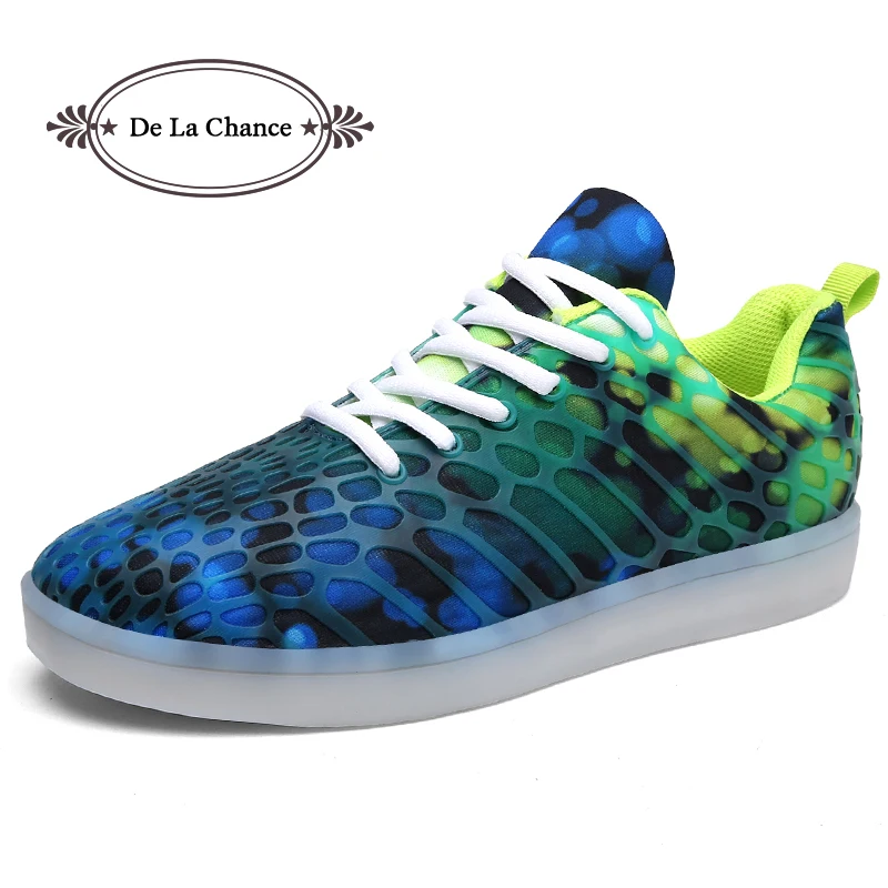 DE LA CHANCE Casual Men Shoes 2018 Fashion LED Lighted Up Glowing Shoes Adult Unisex Colorful Luminous Flash Shoe Zapatos Hombre 
DE LA CHANCE Casual Men Shoes 2018 Fashion LED Lighted Up Glowing Shoes Adult Unisex Colorful Luminous Flash Shoe Zapatos Hombre