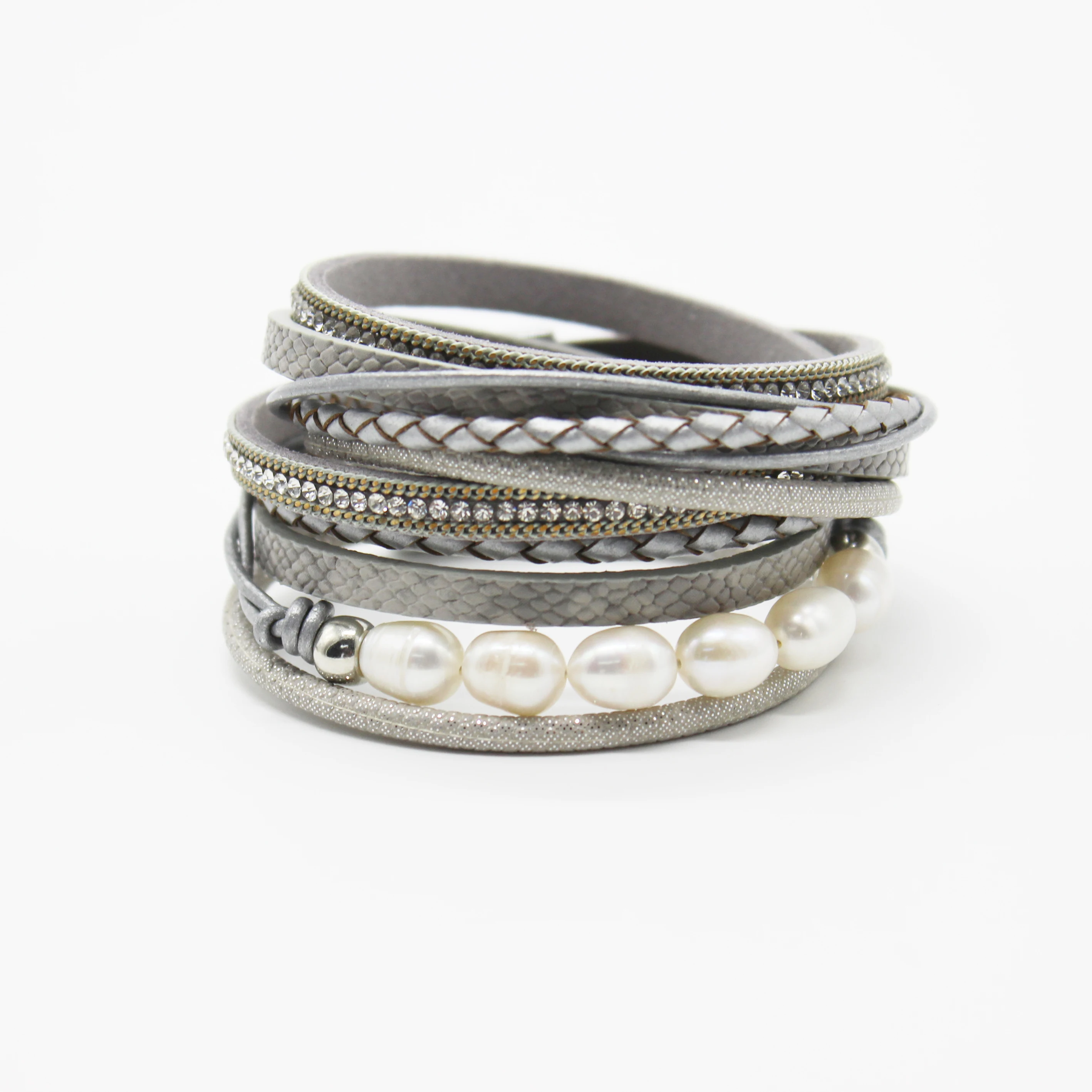GOOLIFES Multilayer Double Wrap Leather Bracelet for Woman Bohemian 6 pcs Fresh Water Pearl Female Magnet Bangle Birthday Gift
GOOLIFES Multilayer Double Wrap Leather Bracelet for Woman Bohemian 6 pcs Fresh Water Pearl Female Magnet Bangle Birthday Gift