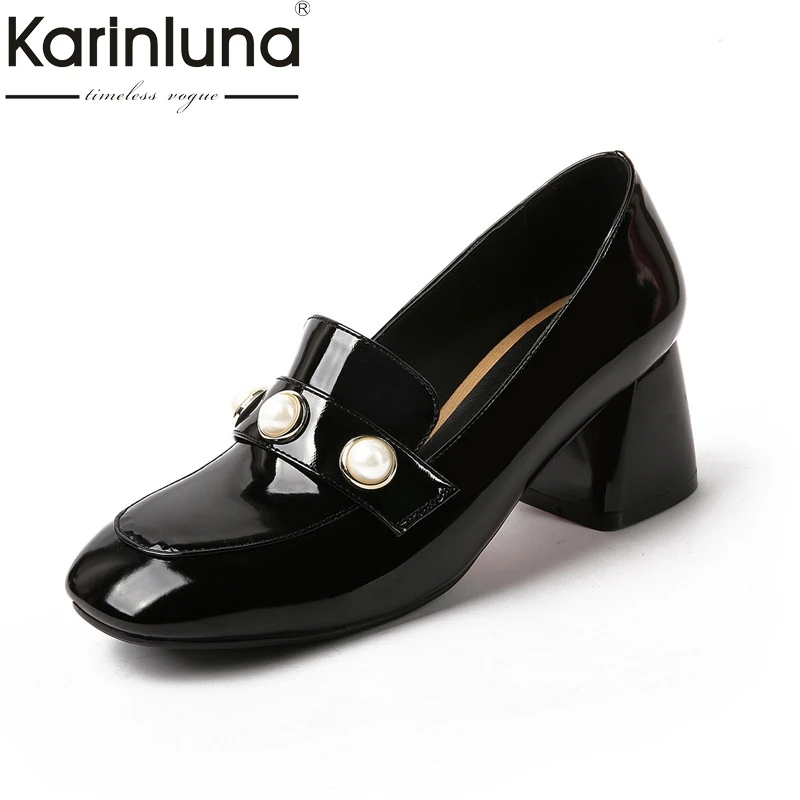 Karinluna Women's Faux Pearls Chunky Heel Pumps 2018 Quality Patent Leather Black Red White Office Shoes Woman Big Size 30-47
Karinluna Women's Faux Pearls Chunky Heel Pumps 2018 Quality Patent Leather Black Red White Office Shoes Woman Big Size 30-47