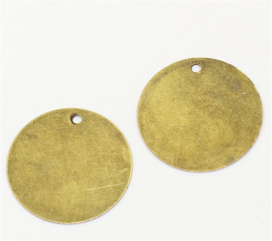 DoreenBeads 200 шт., пустые штамповочные бирки подвески, Круглые античные бронзовые Подвески ручной работы, диаметр 20 мм, для самостоятельного изготовления ювелирных изделий
DoreenBeads 200 шт., пустые штамповочные бирки подвески, Круглые античные бронзовые Подвески ручной работы, диаметр 20 мм, для самостоятельного изготовления ювелирных изделий
