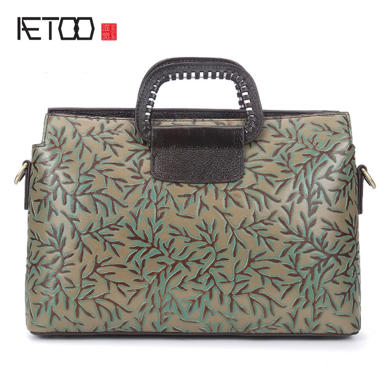 2017 New retro fashion handmade wiping embossed leather handbag bag Messenger bag fashion baggage package
2017 New retro fashion handmade wiping embossed leather handbag bag Messenger bag fashion baggage package