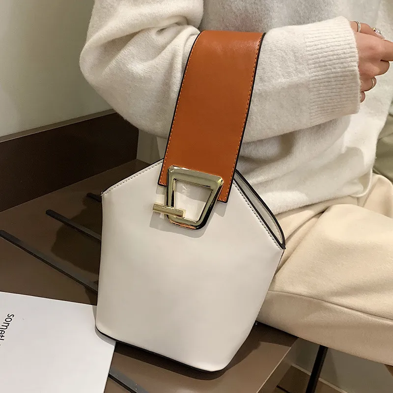 Luxury Designer Women Handbags small vintage bucket Shoulder Bags for Ladies Hand Bags PU Leather Personality Messenger Bag lady
Luxury Designer Women Handbags small vintage bucket Shoulder Bags for Ladies Hand Bags PU Leather Personality Messenger Bag lady