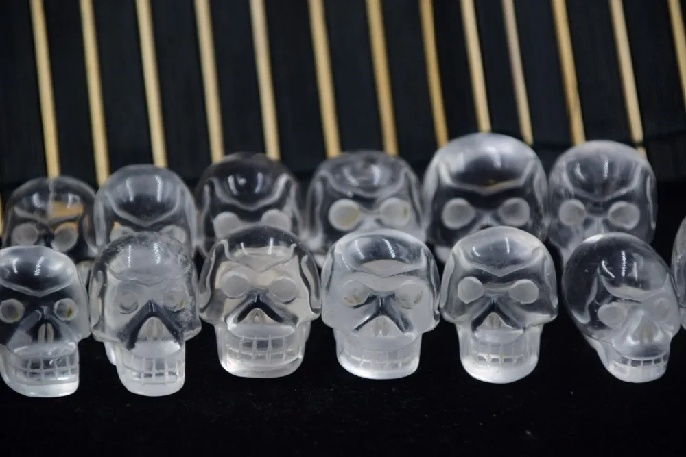 10 pcs Tibet high quality natural white crystal carved skull healing Christmas gift home decor
10 pcs Tibet high quality natural white crystal carved skull healing Christmas gift home decor