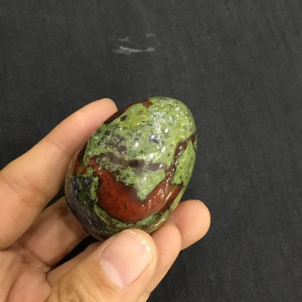 Natural Rock crystal eggs polished Dragon Blood stone egg 
Natural Rock crystal eggs polished Dragon Blood stone egg