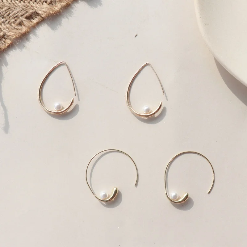 2019 New Design Matte Metal Gold Love Heart Round Geometric Irregular Natural Freshwater Pearl Stud Earrings for Women
2019 New Design Matte Metal Gold Love Heart Round Geometric Irregular Natural Freshwater Pearl Stud Earrings for Women