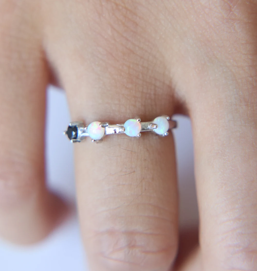 Fashion 925 sterling silver elegance rings for women round 4 opal paved band rings with white color for festival jewelry gift
Fashion 925 sterling silver elegance rings for women round 4 opal paved band rings with white color for festival jewelry gift