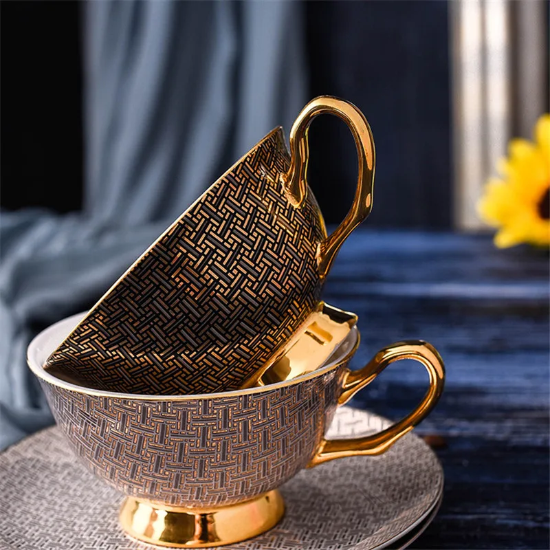3Pcs/Set New European Business Style Geometric Bone China Coffee Tea Cup Saucer with Gift Box Ceramic Porcelain Coffee Tea Sets
3Pcs/Set New European Business Style Geometric Bone China Coffee Tea Cup Saucer with Gift Box Ceramic Porcelain Coffee Tea Sets