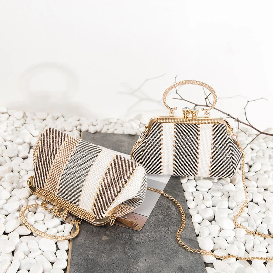 Vintage Fashion Chain Shell Women Handbags Stripe Gold Metal Handle Shoulder Crossbody Bags Luxury Designer Evening Clutch Bag
Vintage Fashion Chain Shell Women Handbags Stripe Gold Metal Handle Shoulder Crossbody Bags Luxury Designer Evening Clutch Bag