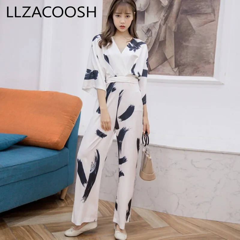 Vintage Ink Painting Print V Neck Jumpsuits 2019 Summer Women Fashion Batwing Sleeve Wide-Leg Rompers Playsuits Female Pants
Vintage Ink Painting Print V Neck Jumpsuits 2019 Summer Women Fashion Batwing Sleeve Wide-Leg Rompers Playsuits Female Pants