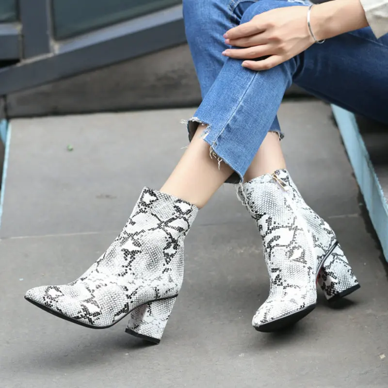 Snake Print Ankle Boots for Women Block High Heel Boots Zipper Pointy Toe Women Boots Party Dress Boot Woman Shoes White 2019
Snake Print Ankle Boots for Women Block High Heel Boots Zipper Pointy Toe Women Boots Party Dress Boot Woman Shoes White 2019