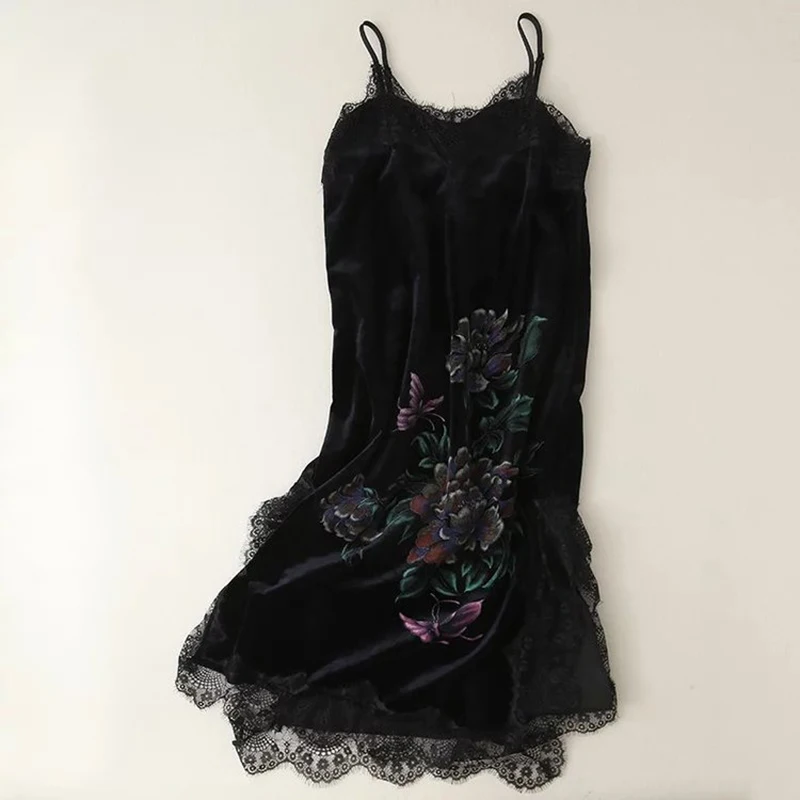 Nanaco 2017 Autumn Chinese flower peony printing pleuche women black suspender dresses vintage sundress
Nanaco 2017 Autumn Chinese flower peony printing pleuche women black suspender dresses vintage sundress
