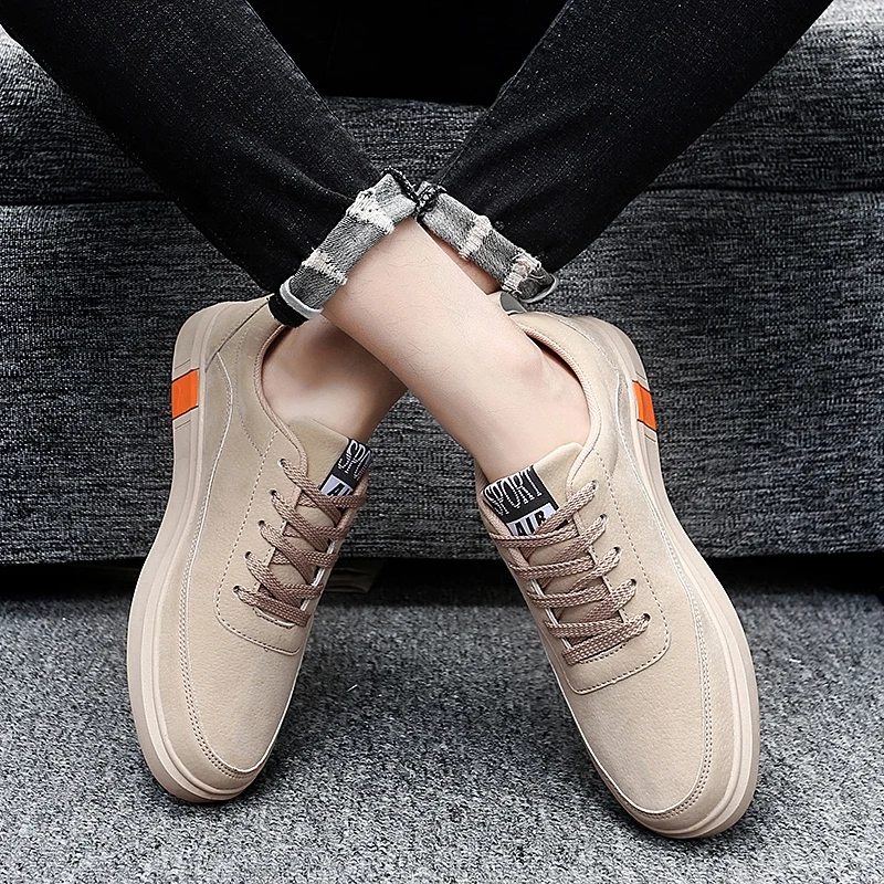 Couple models student Sneakers, outdoor non-slip shoes, men and women lightweight sports shoes
Couple models student Sneakers, outdoor non-slip shoes, men and women lightweight sports shoes