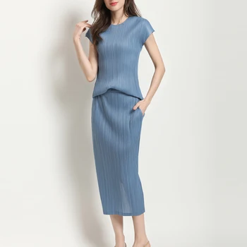 Miyake pleated suit women's new large-size fashion shirt + skirt two-piece set summer skirts set free shipping
Miyake pleated suit women's new large-size fashion shirt + skirt two-piece set summer skirts set free shipping