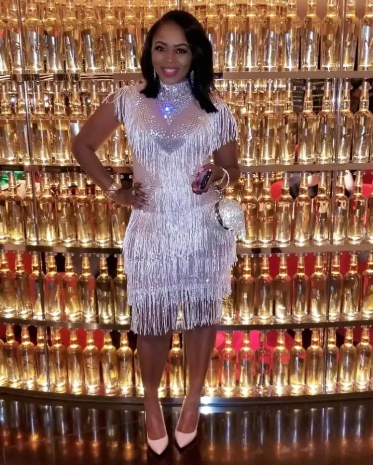 High Quality Sliver Off The Shoulder Tassel Knee Length Dress Night Club Party Dancer Costumes
High Quality Sliver Off The Shoulder Tassel Knee Length Dress Night Club Party Dancer Costumes