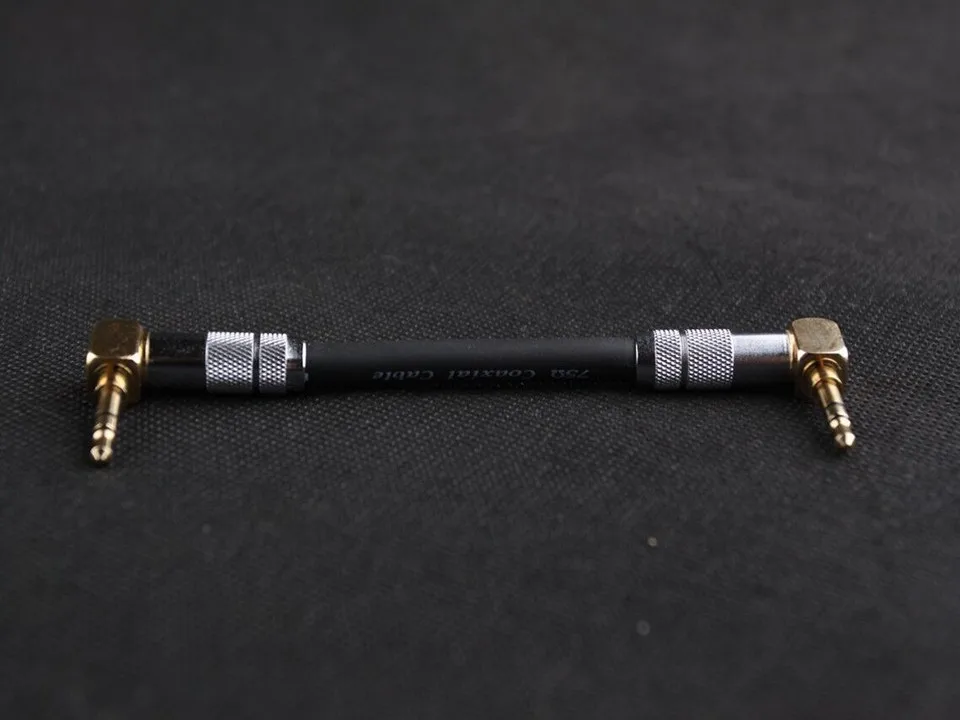 3.5mm Coaxial Decoding Cable for Chord Mojo Headphone AMP with HiFi Music Player
3.5mm Coaxial Decoding Cable for Chord Mojo Headphone AMP with HiFi Music Player