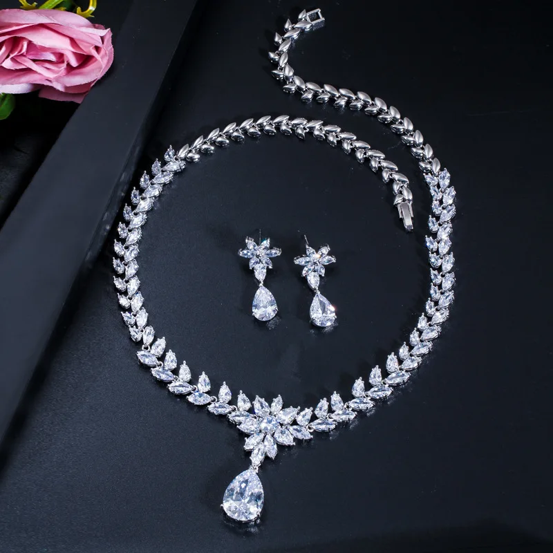 Elegant Flower Cubic Zirconia Setting Pear Drop Statement Necklace Earrings Sets Wedding Jewellery For Women
Elegant Flower Cubic Zirconia Setting Pear Drop Statement Necklace Earrings Sets Wedding Jewellery For Women
