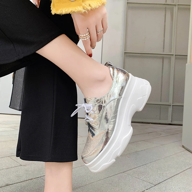 INS hot women shoes Genuine Leather diamond 22.5-24.5 cm length Fashion casual bright color pumps women shoes platform heels
INS hot women shoes Genuine Leather diamond 22.5-24.5 cm length Fashion casual bright color pumps women shoes platform heels