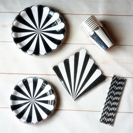 32Sets Black Striped Disposable Paper Plates Black and White Stripe with Silver Scallop Tableware Cups Napkins Party Decorations
32Sets Black Striped Disposable Paper Plates Black and White Stripe with Silver Scallop Tableware Cups Napkins Party Decorations