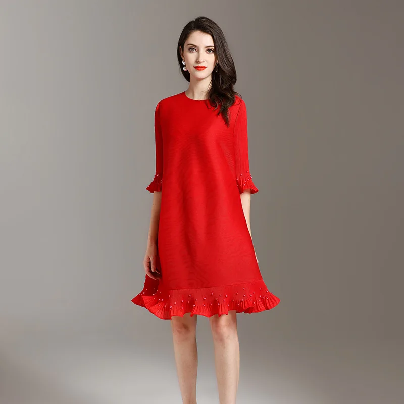 LANMREM 2019 Spring New Pattern Pleated Clothes For Women Temperament Half Flare Sleeve Ruffles Beading Hemline Dresses YH376
LANMREM 2019 Spring New Pattern Pleated Clothes For Women Temperament Half Flare Sleeve Ruffles Beading Hemline Dresses YH376