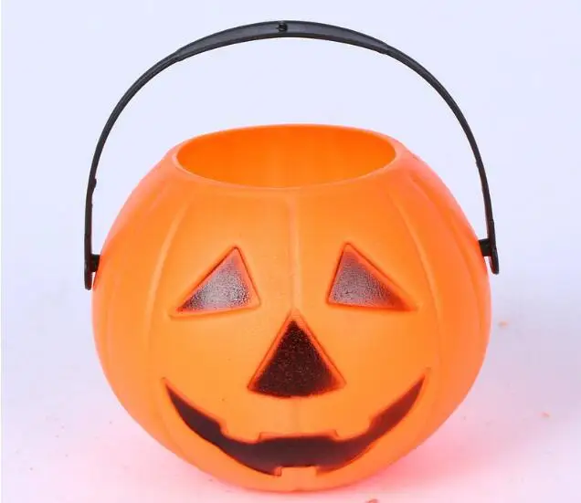 Triangle expression eye 7cm pumpkin Halloween candy tin gift basket lamp Free shipping 
Triangle expression eye 7cm pumpkin Halloween candy tin gift basket lamp Free shipping