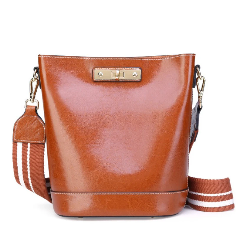 New 2019 Genuine leather women handbag bucket bag fashion Solid color ladies shoulder bag wild large capacity Messenger bags
New 2019 Genuine leather women handbag bucket bag fashion Solid color ladies shoulder bag wild large capacity Messenger bags
