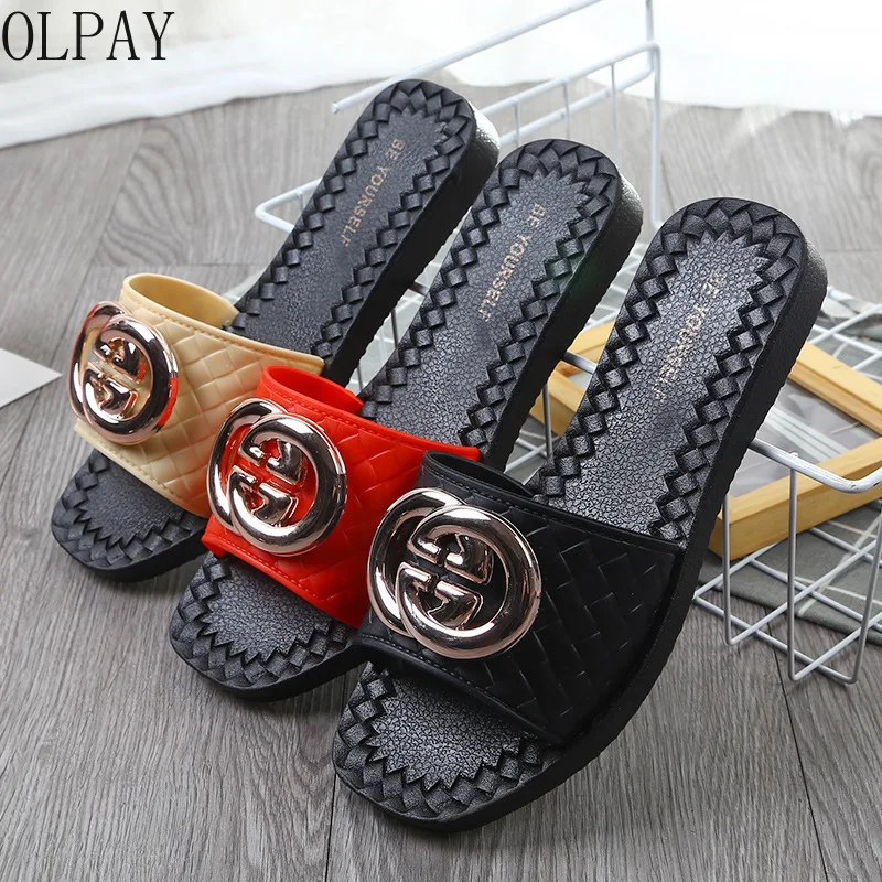 New Metal Button Sandals for Summer 2019 Ladies Flat-soled Sandals Soft-soled Slippers
New Metal Button Sandals for Summer 2019 Ladies Flat-soled Sandals Soft-soled Slippers