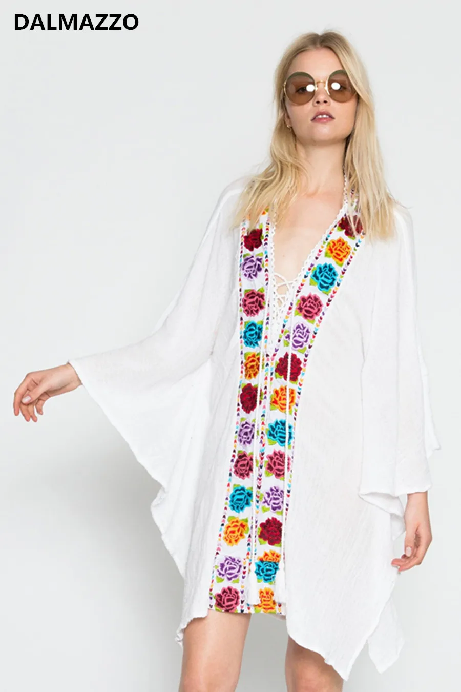 2018 Newest Women Holiday Rose Embroidery Gown Robe Deep V Neck Batwing Sleeve Bohemia Dresses Cotton Beach Dress Turkish Robe
2018 Newest Women Holiday Rose Embroidery Gown Robe Deep V Neck Batwing Sleeve Bohemia Dresses Cotton Beach Dress Turkish Robe