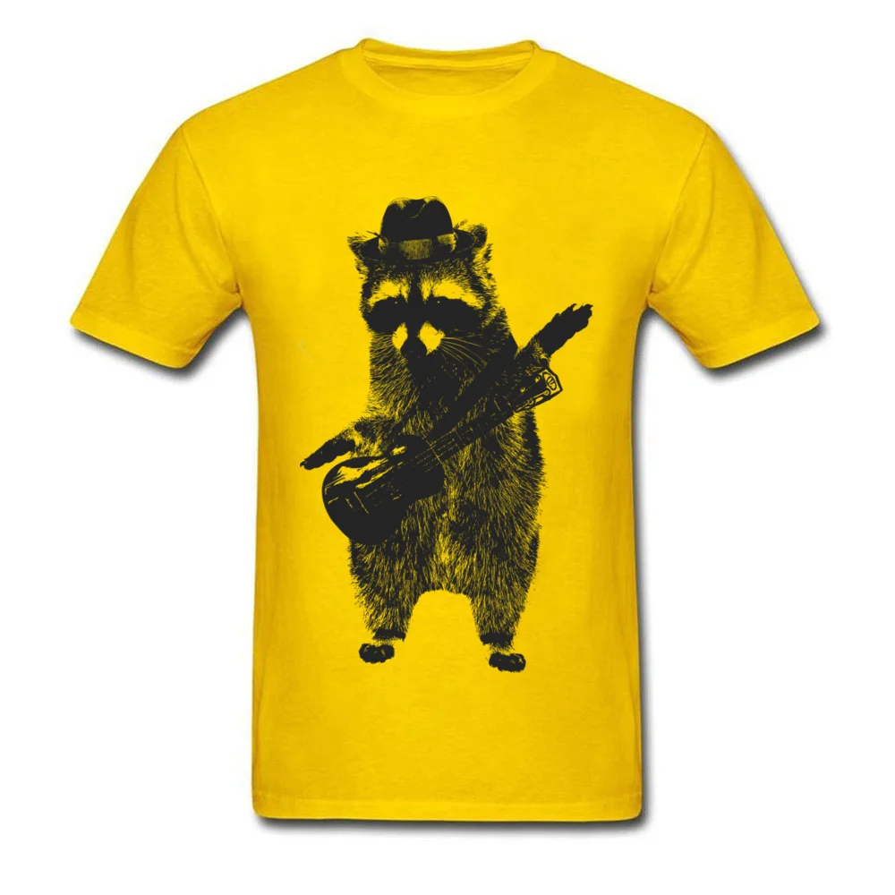 Raccoon wielding ukulele_yellow