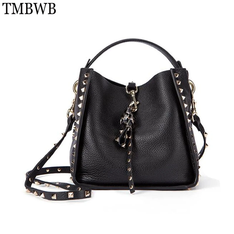 2019 Fashion Brand Design New Women Genuine Cow Leather Handbag High Capacity Rivet Female Tote Ladies Crossbody Bags Q0269
2019 Fashion Brand Design New Women Genuine Cow Leather Handbag High Capacity Rivet Female Tote Ladies Crossbody Bags Q0269