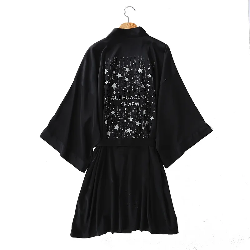 High Quality Female Sleepwear Sexy Print Star Mini Home Gowns Loose Satin Kimono Bathrobe Wedding Robes Casual Nightgown Lounge
High Quality Female Sleepwear Sexy Print Star Mini Home Gowns Loose Satin Kimono Bathrobe Wedding Robes Casual Nightgown Lounge