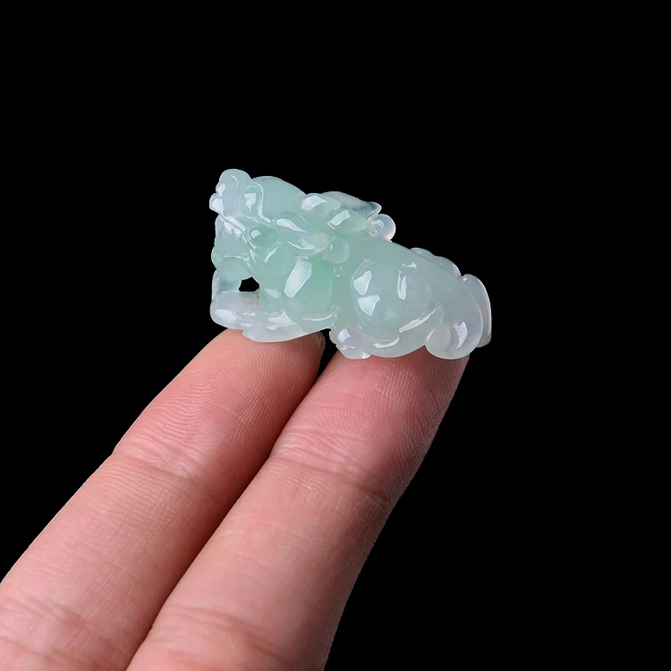 2019 new Natural A goods Jade Beast pendant ice hand carved Necklace Jade pendant Size 33*13*17 MM
2019 new Natural A goods Jade Beast pendant ice hand carved Necklace Jade pendant Size 33*13*17 MM