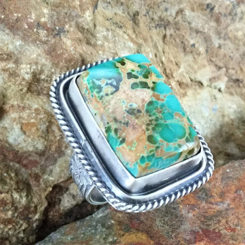 Big Green Square Stone Rings for Women Vintage Jewelry Bohemian Anniversary Ring Oath Commitment Ring Men Anillos Mujer S3J436
Big Green Square Stone Rings for Women Vintage Jewelry Bohemian Anniversary Ring Oath Commitment Ring Men Anillos Mujer S3J436