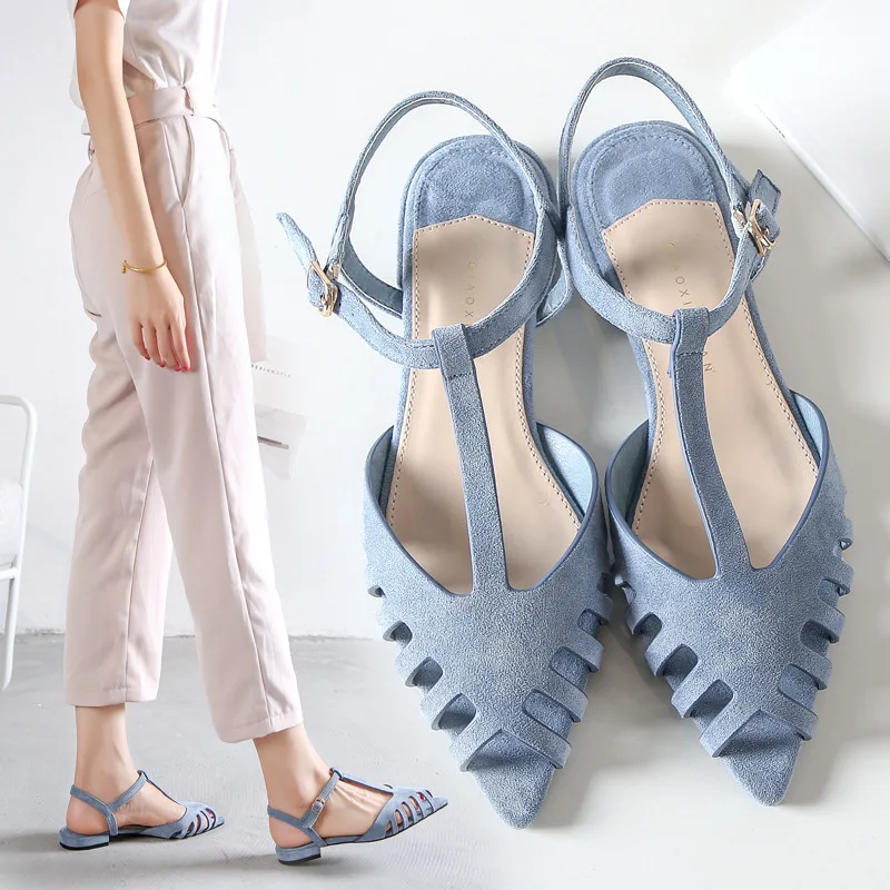 2018 new summer pointed flat with single shoes female Baotou sandals hollow women's shoes.
2018 new summer pointed flat with single shoes female Baotou sandals hollow women's shoes.