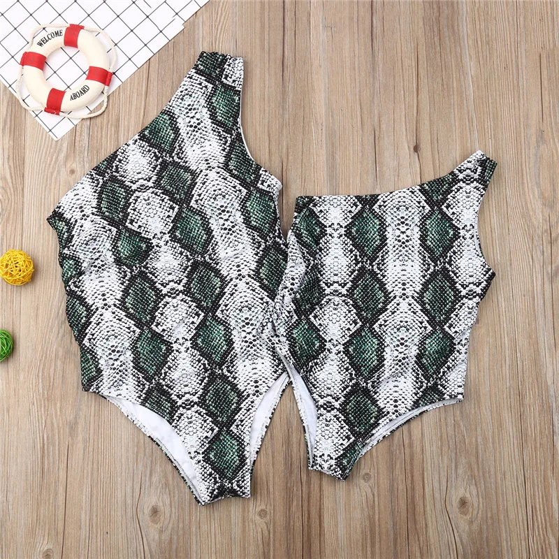 Family Match Swimsuit One Piece Monokini Bathing Suit One Shoulder Mom Daughter Kids Swimwear Snakeskin Print Maillots de bain
Family Match Swimsuit One Piece Monokini Bathing Suit One Shoulder Mom Daughter Kids Swimwear Snakeskin Print Maillots de bain