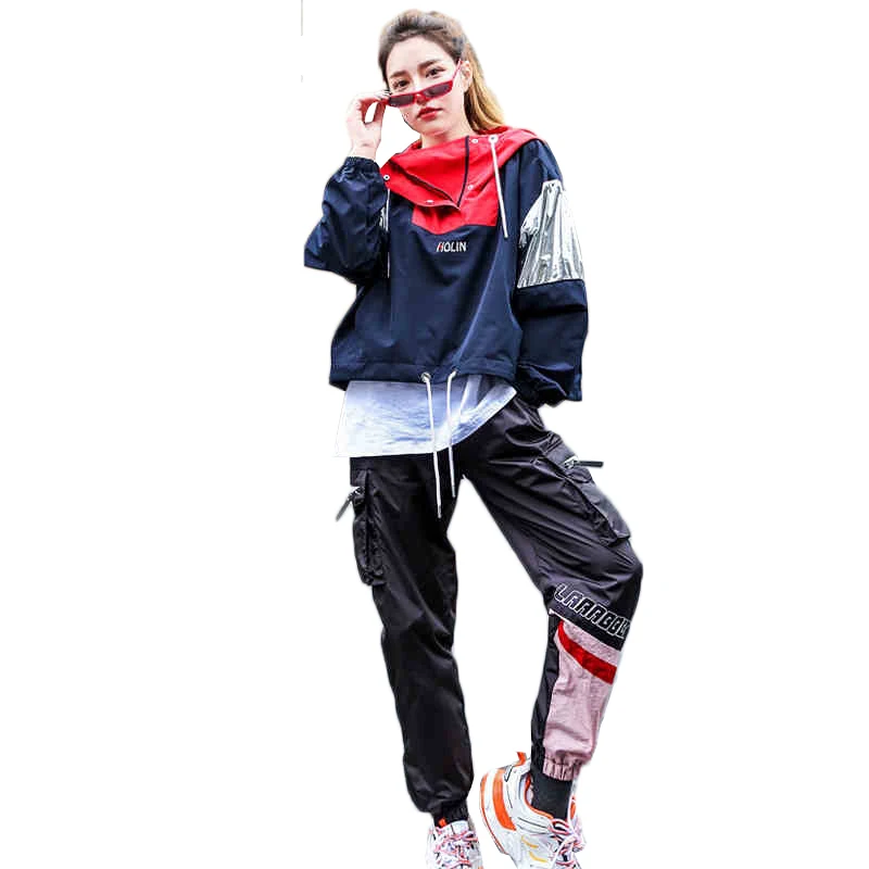 BF Sports Suit Female 2019 Spring Large Size casual Tracksuit Set Color Matching Short Jacket Beam Pants Two-piece Set Women 672
BF Sports Suit Female 2019 Spring Large Size casual Tracksuit Set Color Matching Short Jacket Beam Pants Two-piece Set Women 672