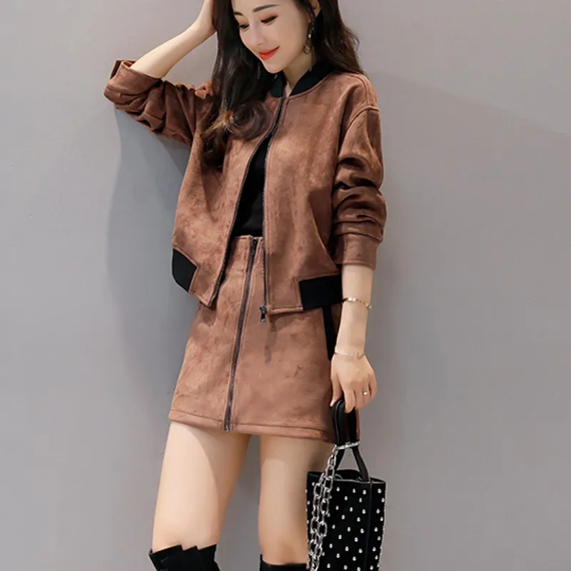 Women Suede Tracksuit Single-breasted Collarless Jacket + skirt Two Piece Set Female Streetwear Suits Autumn And Winter
Women Suede Tracksuit Single-breasted Collarless Jacket + skirt Two Piece Set Female Streetwear Suits Autumn And Winter