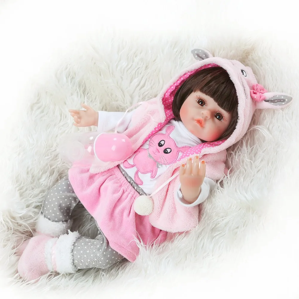 47cm Silicone + cotton body Lifelike girl Bonecas Baby newborn realistic bebe reborn dolls in plush clothes for children gift
47cm Silicone + cotton body Lifelike girl Bonecas Baby newborn realistic bebe reborn dolls in plush clothes for children gift