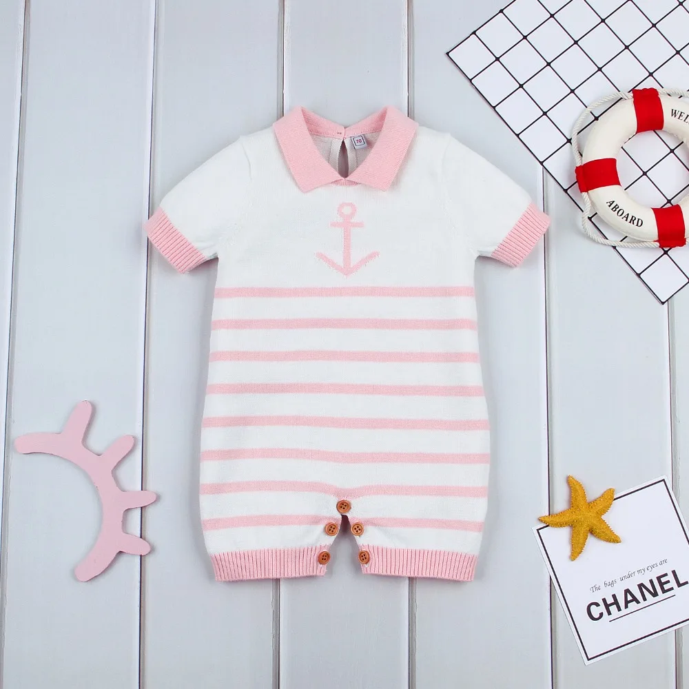 Macacão infantil de malha de algodão listrado Macacão infantil de malha de algodão listrado