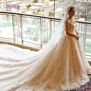 Fmogl Charming Strapless Lace Up Flower A-Line Wedding Dress 2020 Fashion Appliques Beaded Vintage Bridal Gown Vestido de Noiva
Fmogl Charming Strapless Lace Up Flower A-Line Wedding Dress 2020 Fashion Appliques Beaded Vintage Bridal Gown Vestido de Noiva