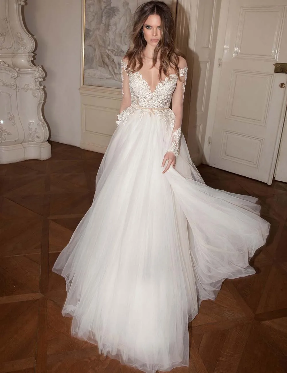 2018 Sexy Fall Backless bridal gown with Long Sleeves Appliques Tulle Floor Length Vestido de Novia mother of the bride dresses
2018 Sexy Fall Backless bridal gown with Long Sleeves Appliques Tulle Floor Length Vestido de Novia mother of the bride dresses