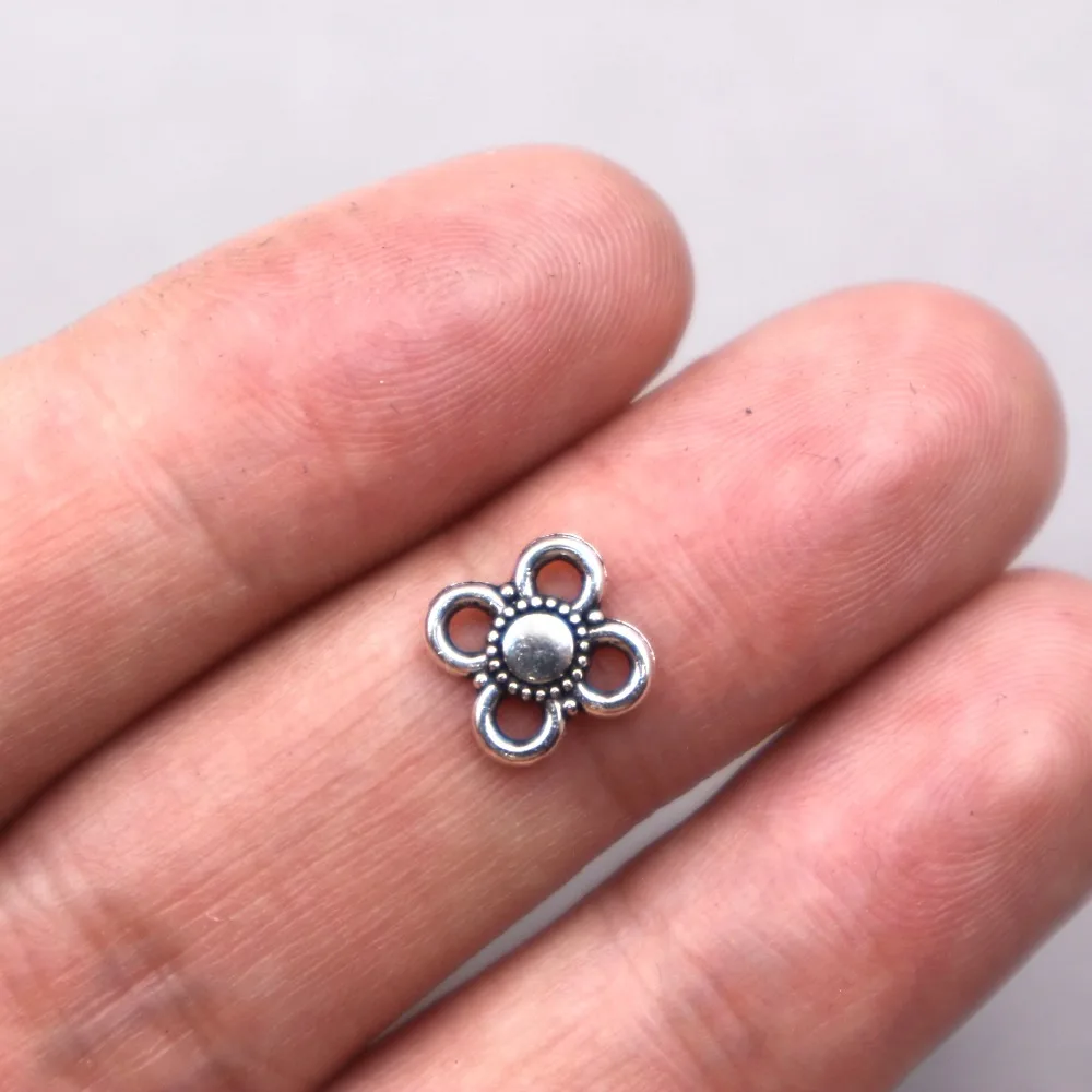 80pcs Antique Silver Tone flower connector Charms spacer Pendants For Jewelry Making 9*9mm 
80pcs Antique Silver Tone flower connector Charms spacer Pendants For Jewelry Making 9*9mm