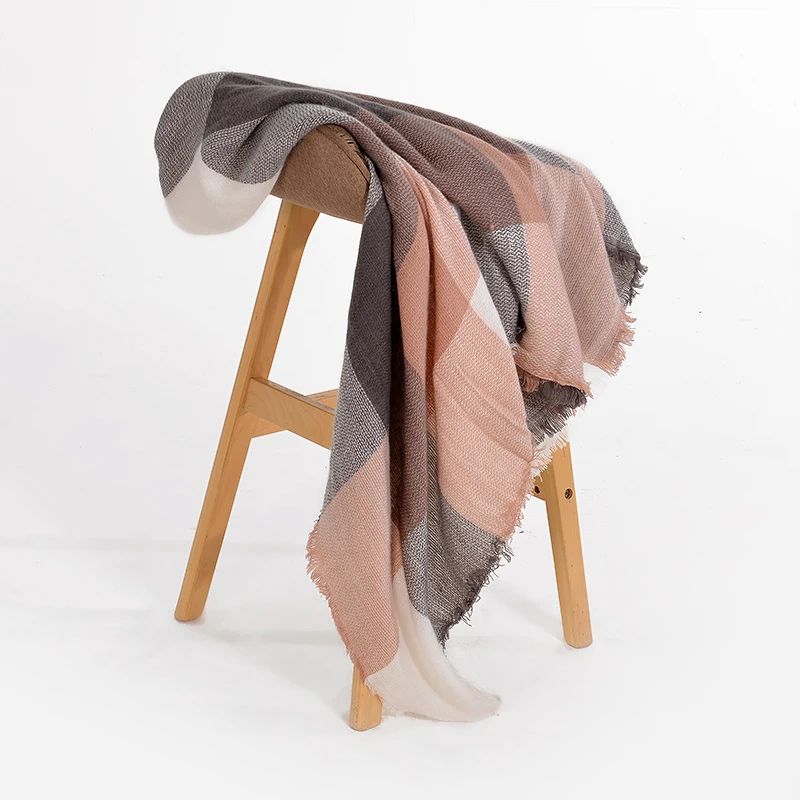 Fashion Shawl Winter Cashmere Scarf For Women Blanket Pink&Grey Plaid Pashmina Poncho 140*140cm Square Shawls Scarves For Ladies
Fashion Shawl Winter Cashmere Scarf For Women Blanket Pink&Grey Plaid Pashmina Poncho 140*140cm Square Shawls Scarves For Ladies