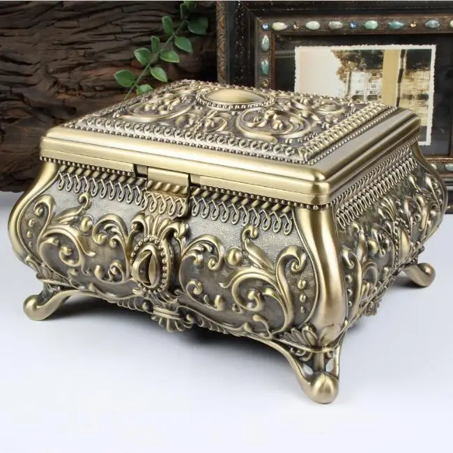 Size XL Bronze Color Fashion Jewelry Box Zinc-alloy Metal Trinket Case Vintage Flower Carved Design Jewellery Storage Gift Box
Size XL Bronze Color Fashion Jewelry Box Zinc-alloy Metal Trinket Case Vintage Flower Carved Design Jewellery Storage Gift Box