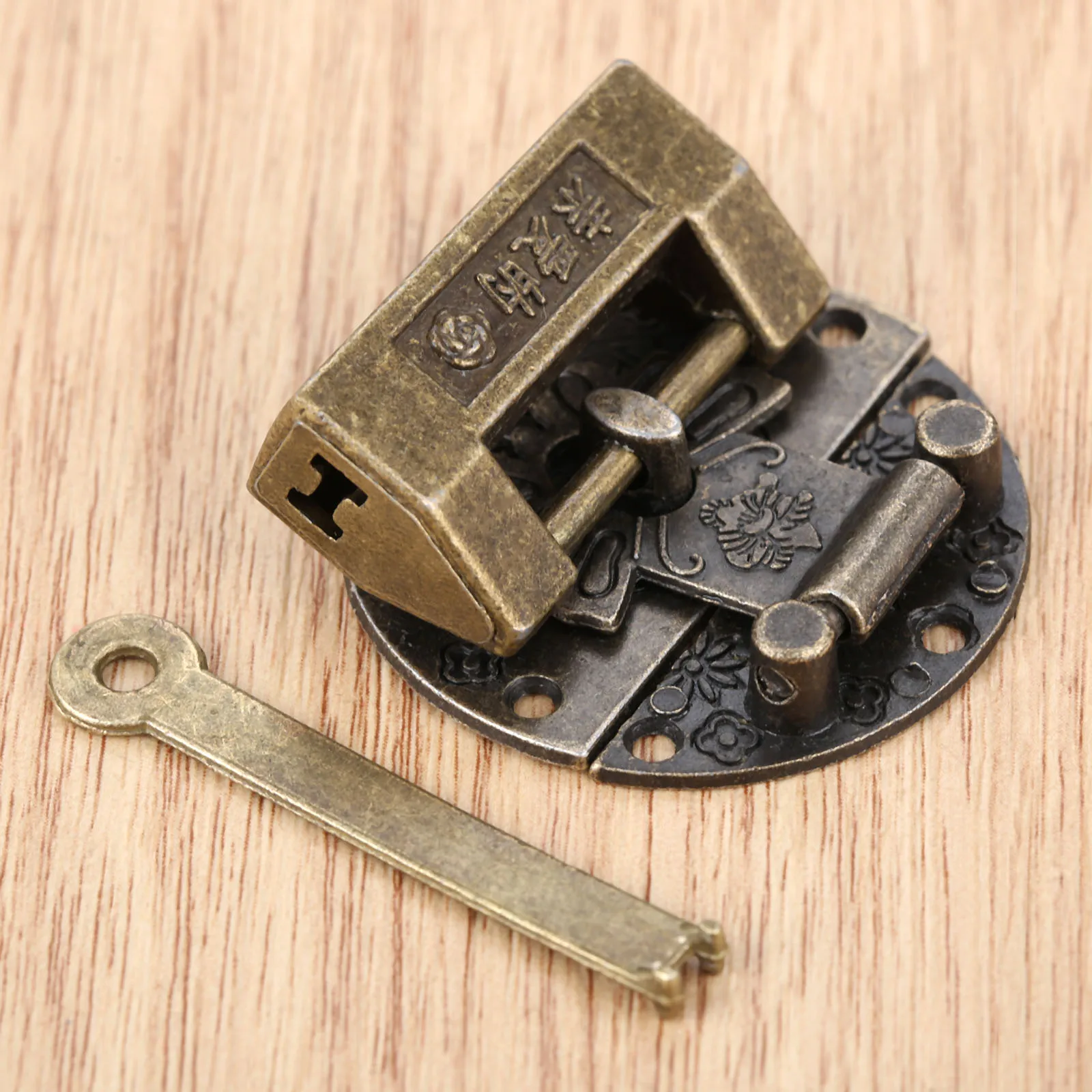 1 sets 33*18*8mm Bronze Latch lock Vintage Style Happiness Box Hasp Lock Padlock Key Protector Furniture Decorative Jewelry Box Decor