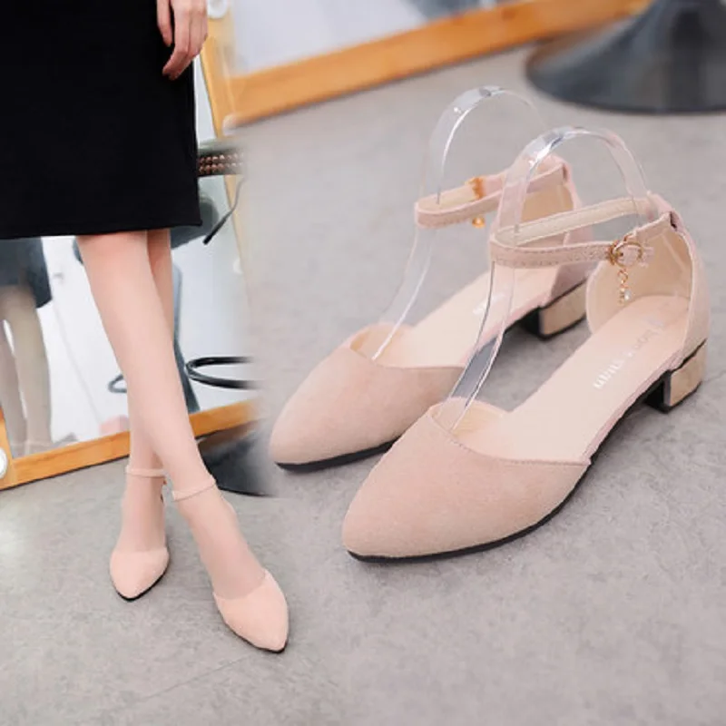 2019 summer new wild shallow mouth pointed baotou low heel thick with Roman ladies sandals
2019 summer new wild shallow mouth pointed baotou low heel thick with Roman ladies sandals